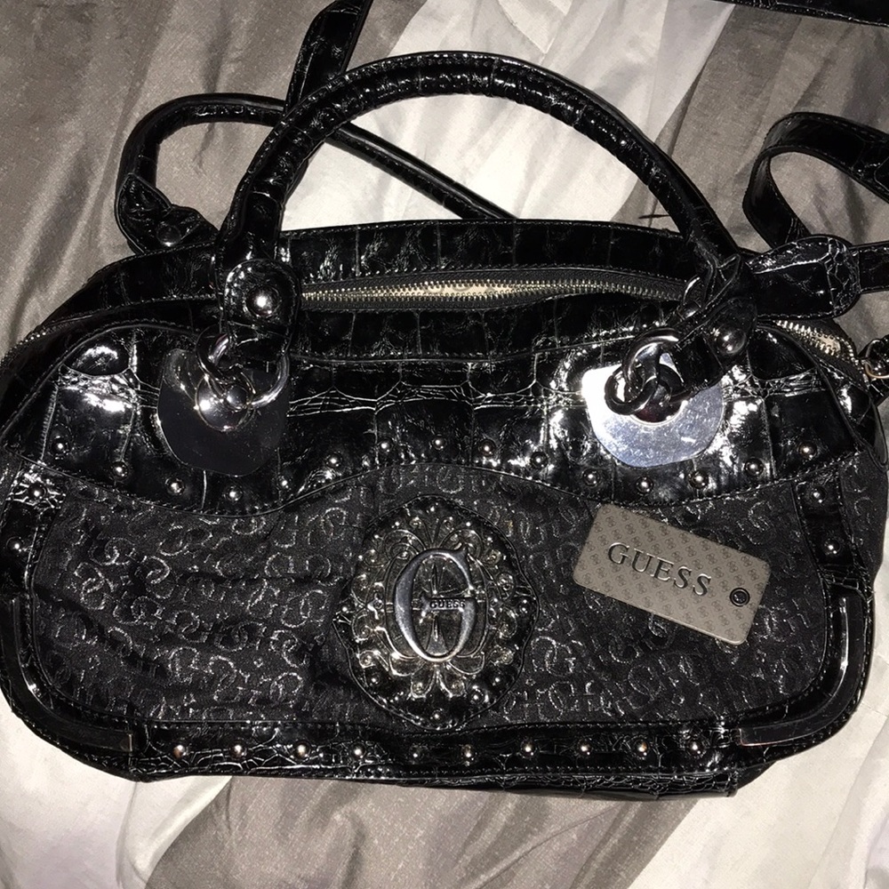Guess purse - Picture 2 of 5